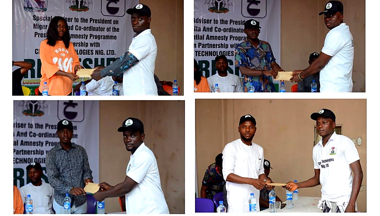 Seed grants presented to young beneficiaries of the empowerment programme
